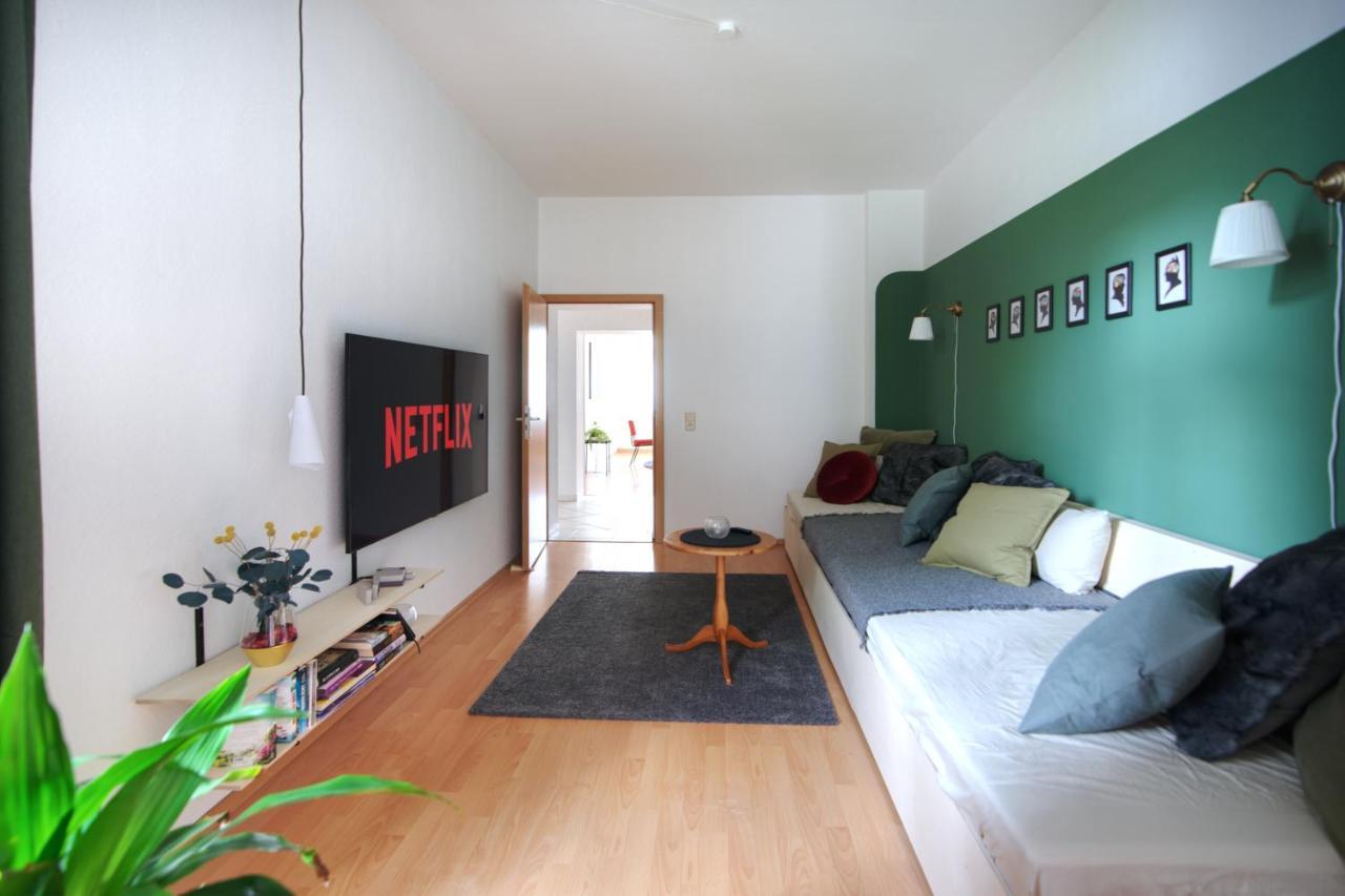 Vonbehling Boutique Apartment Mit 65Zoll Tv Und Designerstuecken Halle  Εξωτερικό φωτογραφία
