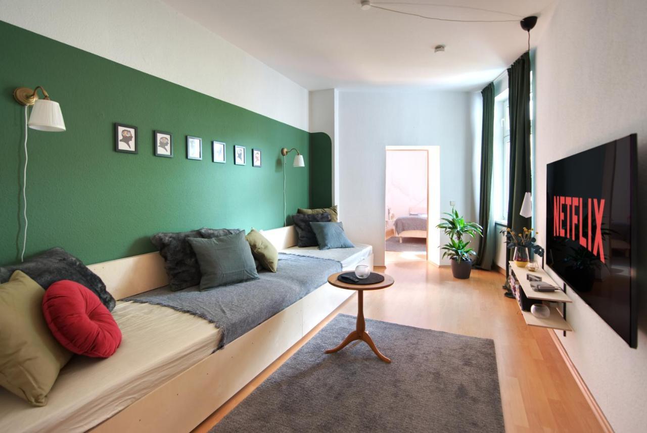 Vonbehling Boutique Apartment Mit 65Zoll Tv Und Designerstuecken Halle  Εξωτερικό φωτογραφία