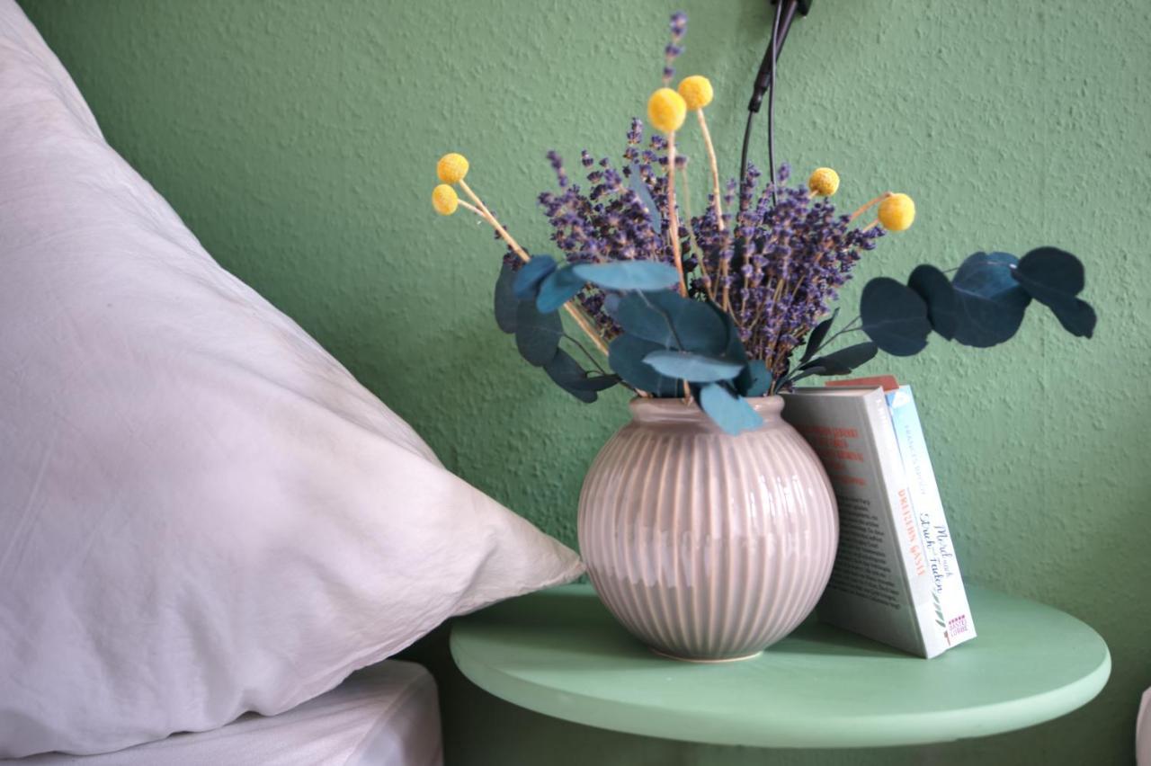 Vonbehling Boutique Apartment Mit 65Zoll Tv Und Designerstuecken Halle  Εξωτερικό φωτογραφία