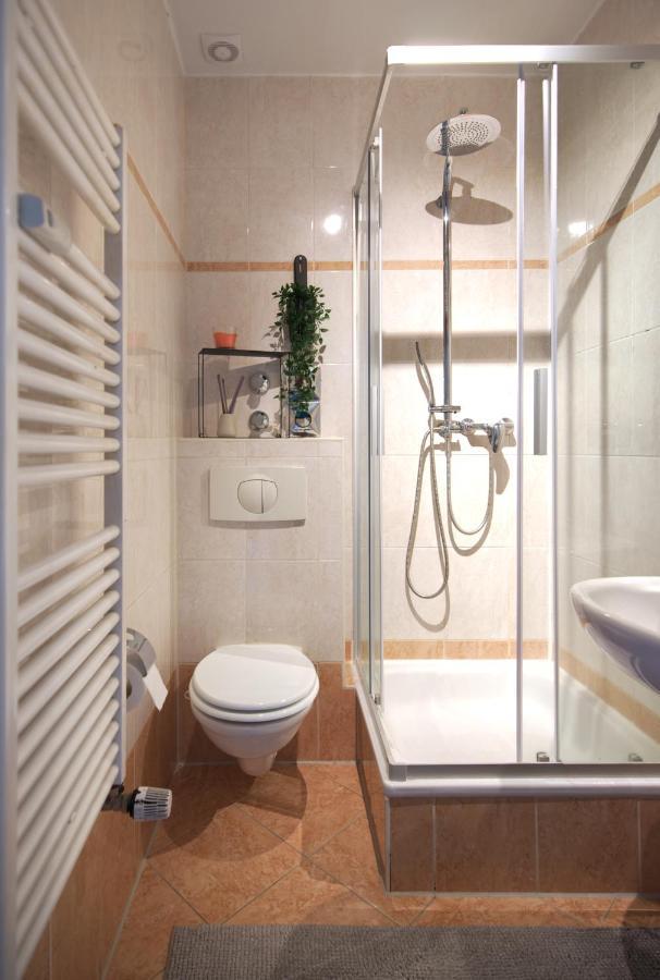 Vonbehling Boutique Apartment Mit 65Zoll Tv Und Designerstuecken Halle  Εξωτερικό φωτογραφία